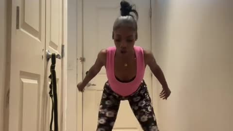 A lesson in twerking