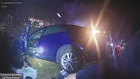 Armed Car thieves crash ending a chase and one of their lives