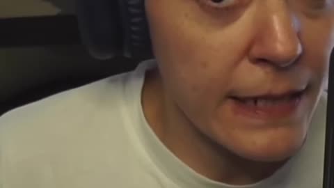 LO SCANDALO CORRUZIONE IN UCRAINA RASSEGNA STAMPA Giro di tangenti da 100 milioni di euro.Mentre i soldati muoiono al fronte c'è chi si siede su cessi dorati ma non c'è da stupirsi visto che l'Ucraina è tra gli stati più corrotti