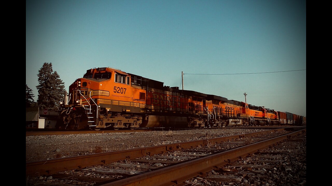 KCS 4035 and BNSF 8407 (Different Railroad ACe) - Hinckley Subdivision