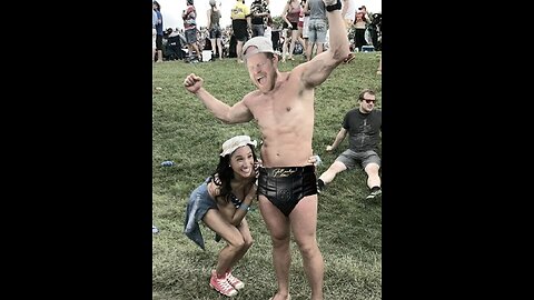 Bookmark Bandit Meghan Makes Demands