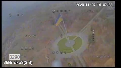 Claimed as Russian drone operator is attempting to remove the Ukrainian flag in Kramatorsk…