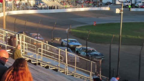 More awesome Car Racing at Norton Raceway Park