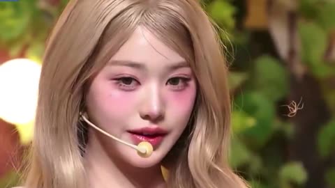 Wonyoung IVE blonde kpop 2025