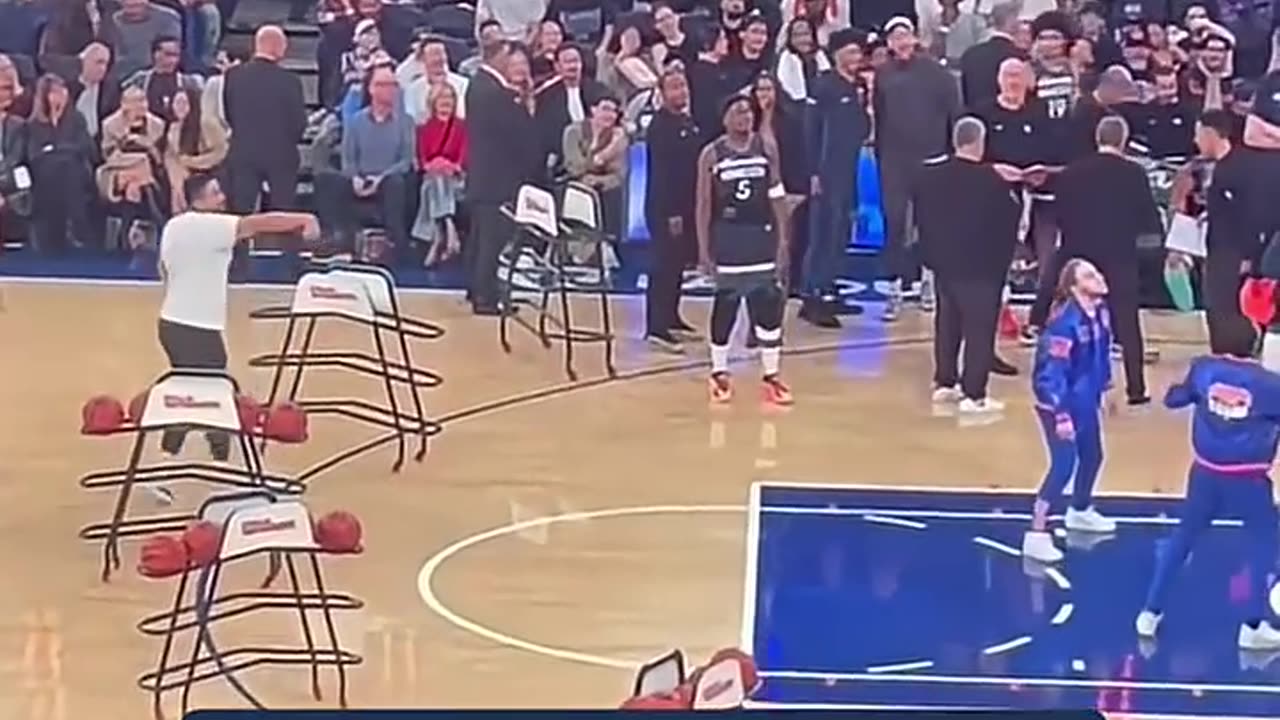 Anthony Edwards Clowns fan! #NBA #AE5 #Knicks