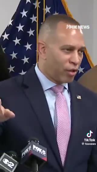 Hakeem Jeffries calls for fighting in the streets Feb 2025