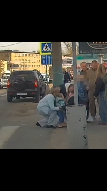 Héroe ruso salva a una niña que se atragantaba con un caramelo