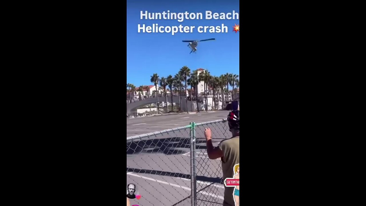 🚨 BREAKING: A helicopter has CRASHED in Huntington Beach!