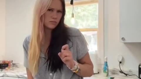 Redneck Girl FARTING