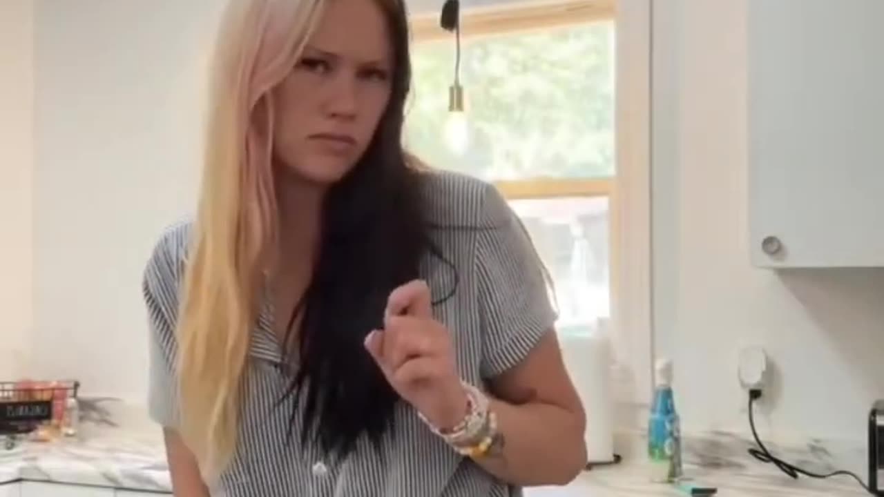 Redneck Girl FARTING