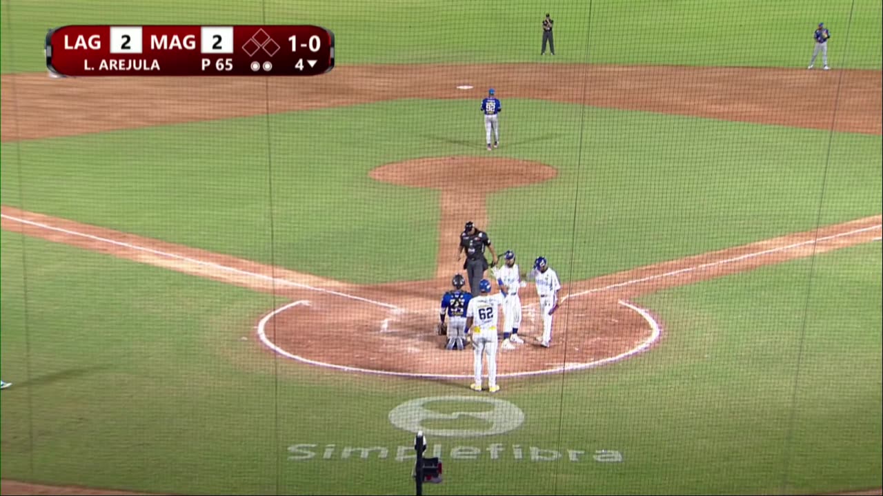 Renato Núñez la volvió a sacar