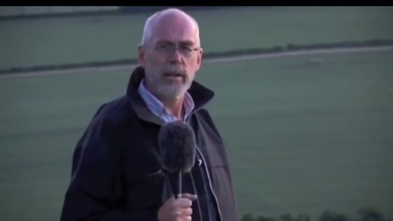 🌾👽 Bizarre 1996 Footage of Crop Circle Being Formed - What Do You Think? | TheTruthAbove