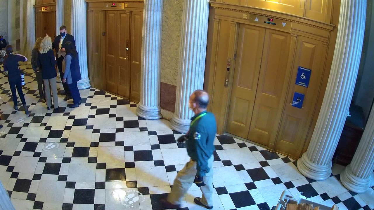 0211USCS02UpperSenDoorElevators_2021-01-06_10h32min14s120ms.mp4