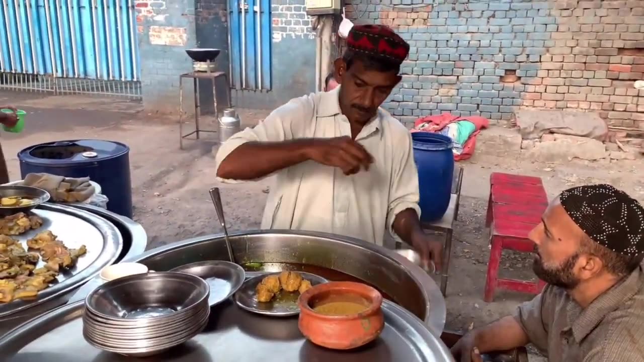 Only 60 Rs Roadside Desi Nashta Chana Cholay - Cheapest Siri Paye In Roadside - Punjab Street Food