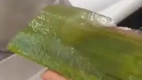 A very powerful gel for wrinkles, age spots, acne scars and stretch marks