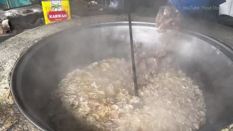 MOST GIANT KABULI PULAO - POPULAR AFGHANI STREET FOOD MEAT RICE PREPARED _ KABULI PULAO RECIPE