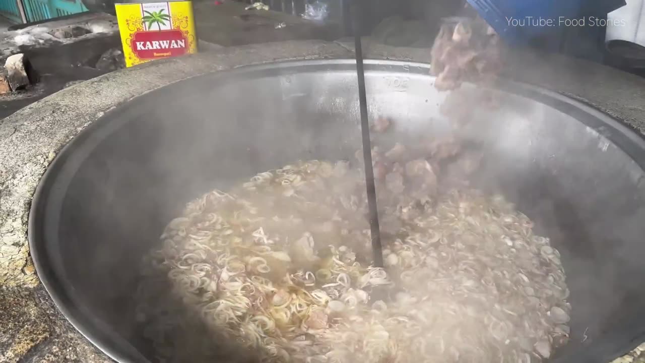MOST GIANT KABULI PULAO - POPULAR AFGHANI STREET FOOD MEAT RICE PREPARED _ KABULI PULAO RECIPE