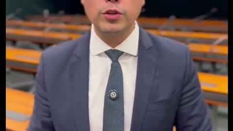 Filipe Martins foi condenado por Lavrentiy Beria brasileiro, opositores políticos em um tribunal.