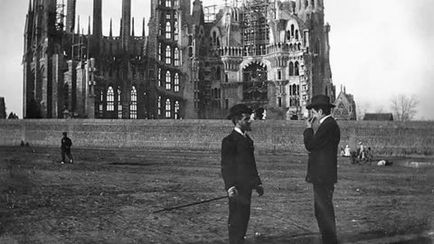 La Sagrada Família’s Endless Construction & A Seaplane’s Final Flight