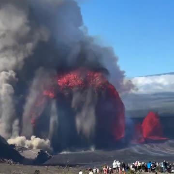 Incredible footage of lava fountains shooting up from Hawaii’s Kilauea volcano