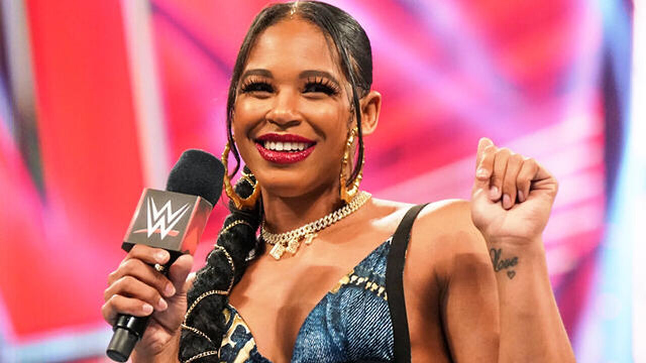 Bianca Belair announces Fatal-5-Way Match to determine next challenger: Raw, June 20, 2022 @wwefree