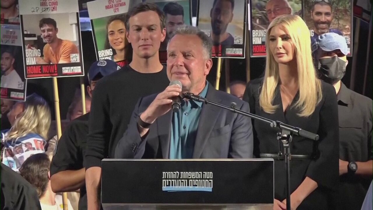 Decenas de miles de israelíes abuchean a Netanyahu cuando enviado de Trump pronuncia su nombre