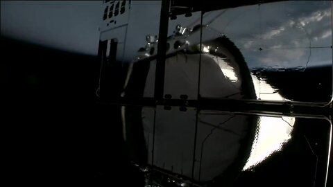 Awesome! Reflection of Falcon 9’s Second Stage During Starlink Deployment🛰️👁️Dec. 10, 2025