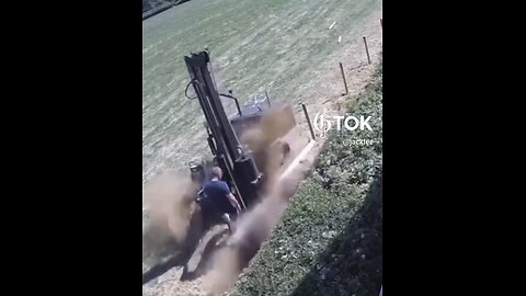 MAN TRIGGERS MASSIVE GAS EXPLOSION ON A PLAIN FIELD👷‍♂️🏗️💥⛽️💥🏜️💫