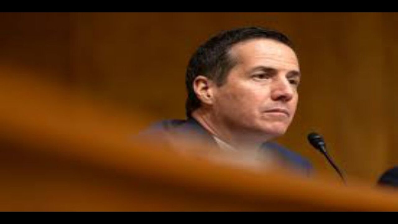 Sen. Moreno Proposes Legislation to End Dual Citizenship for U.S. Citizens