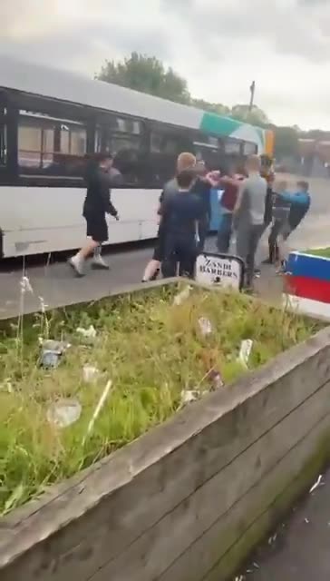 Heads up, @Keir_Starmer @ShabanaMahmood— your VIP guests are back in the headlines.