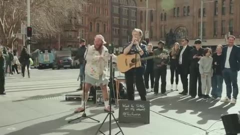 'Lose Control' Teddy Swims Surprise Street Show with Pace Randolph