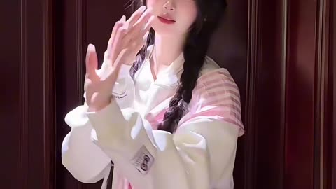 Daily Beauty EP 573 | Alluring Snow White Short Skirt Lively Romantic Dance