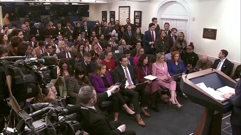 Trump's Press Secretary SHREDS Republican Mitch McConnell For Voting Against Tulsi Gabbard.