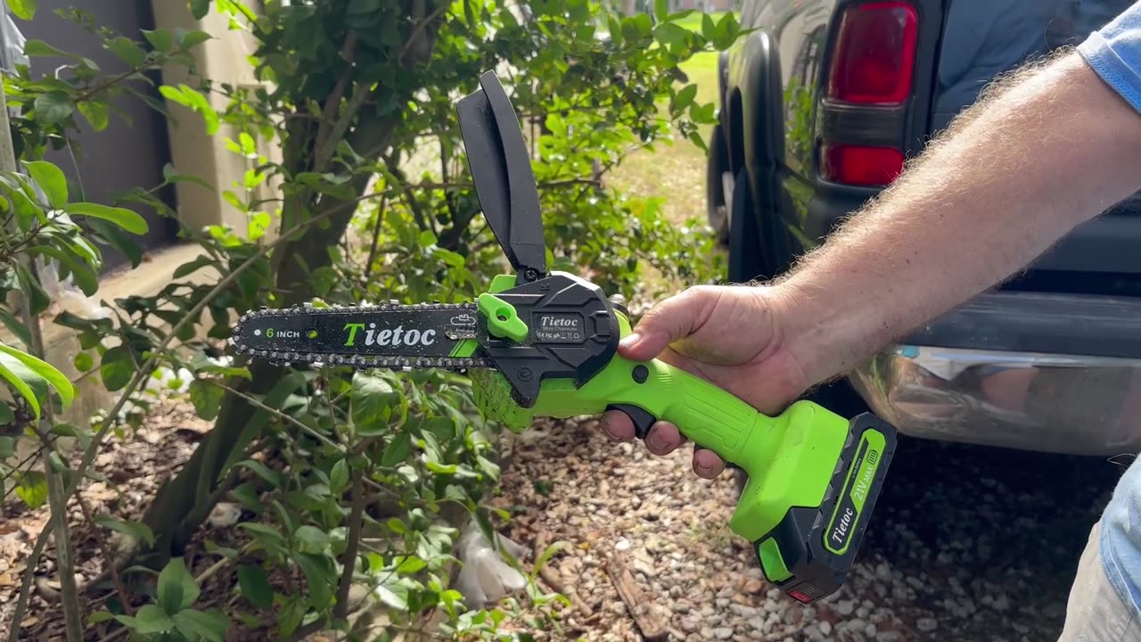 Say Goodbye to Heavy Chainsaws – The Tietoc Mini Chainsaw is a Game Changer!