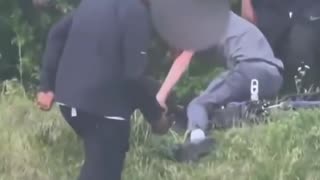 Blacks attack, rob, English child