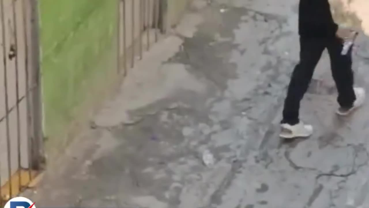 VIDEO: Hombre con arma en el Barrio