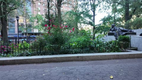 🗽 NYC Live 🔴 Walk (Chat on YouTube)