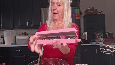 Whipped ganache is better than buttercream #frosting #bakingtips #ganache