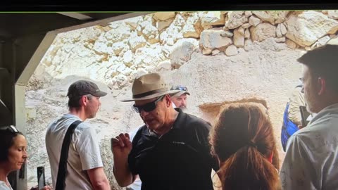 Eli Shukron guides us at the Place where Melchizedek and Abraham Sacrificed: "Temple Zero"