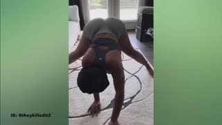 Mega Butts Twerking like Crazy Woah