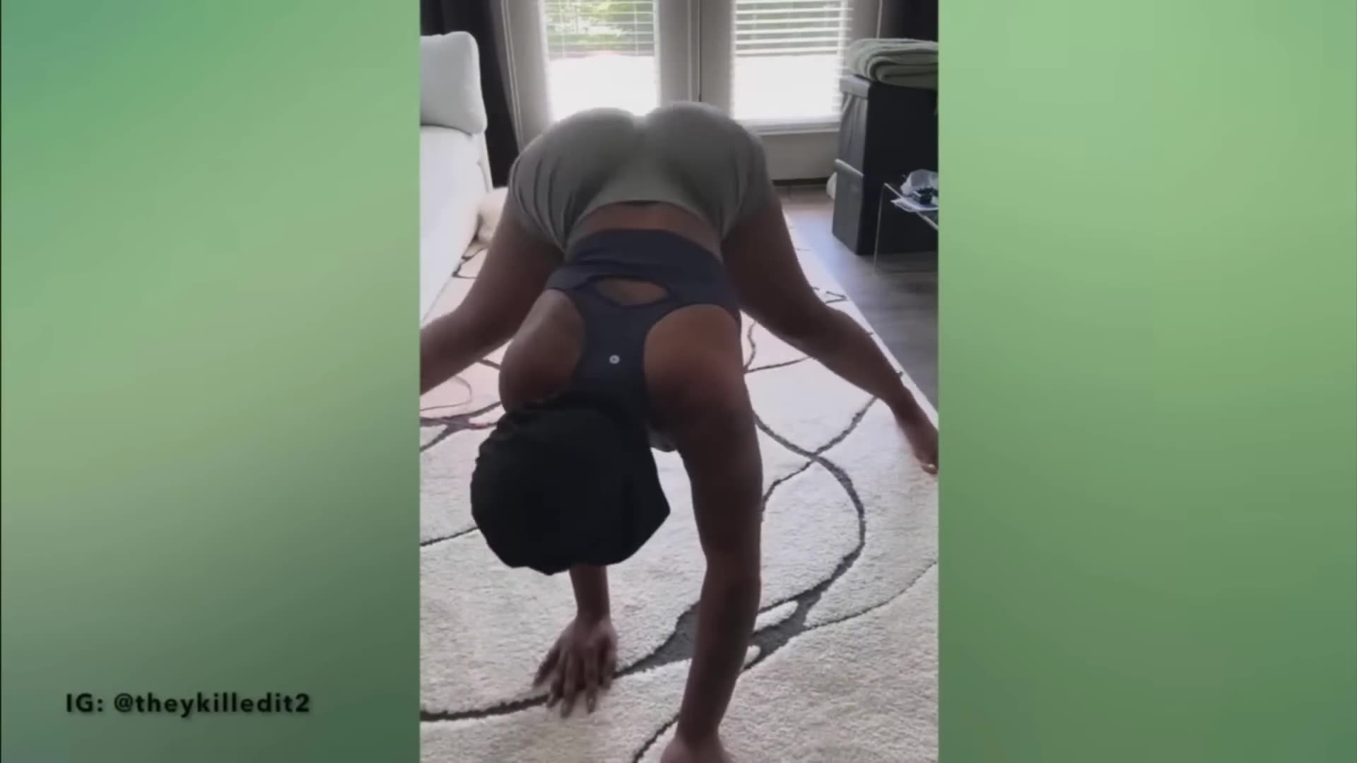 Mega Butts Twerking like Crazy Woah