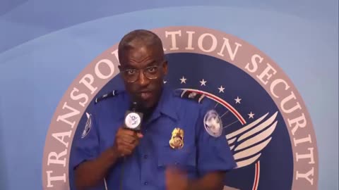 TSA Officer Celebrates $10,000 Bonus With Trump Dance