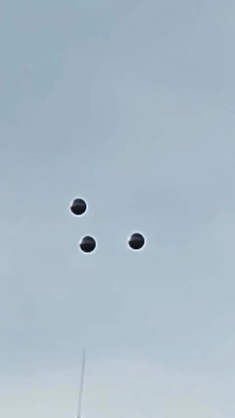 L'une des meilleures vidéos d'orbes a été filmée en Russie. 🧐🤔🛸🛸