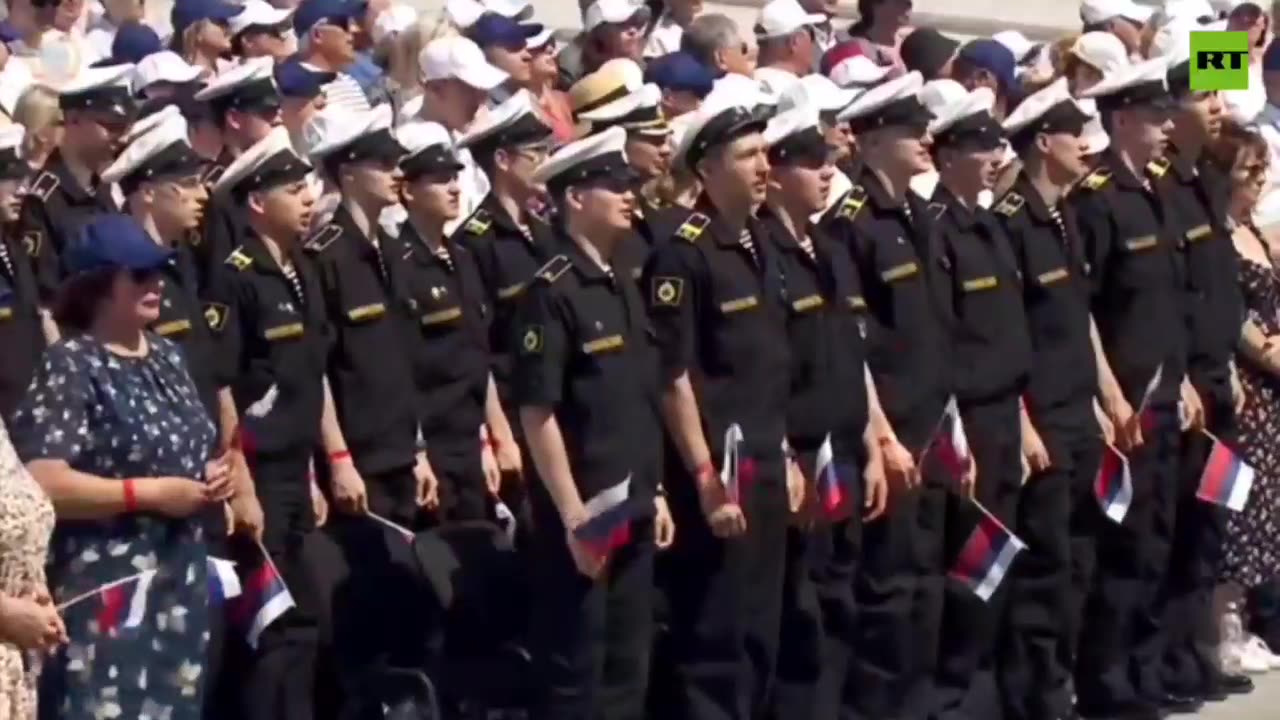 🇷🇺 Vladimir Putin orders Russian flag to be MANDATORY at sports events