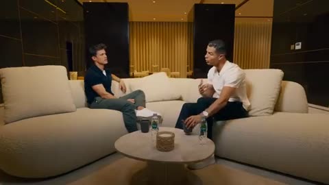 ENTREVISTA A CRISTIANO RONALDO POR EDU. (CHIRINGUITO INSIDE) NO MONETIZAMOS.