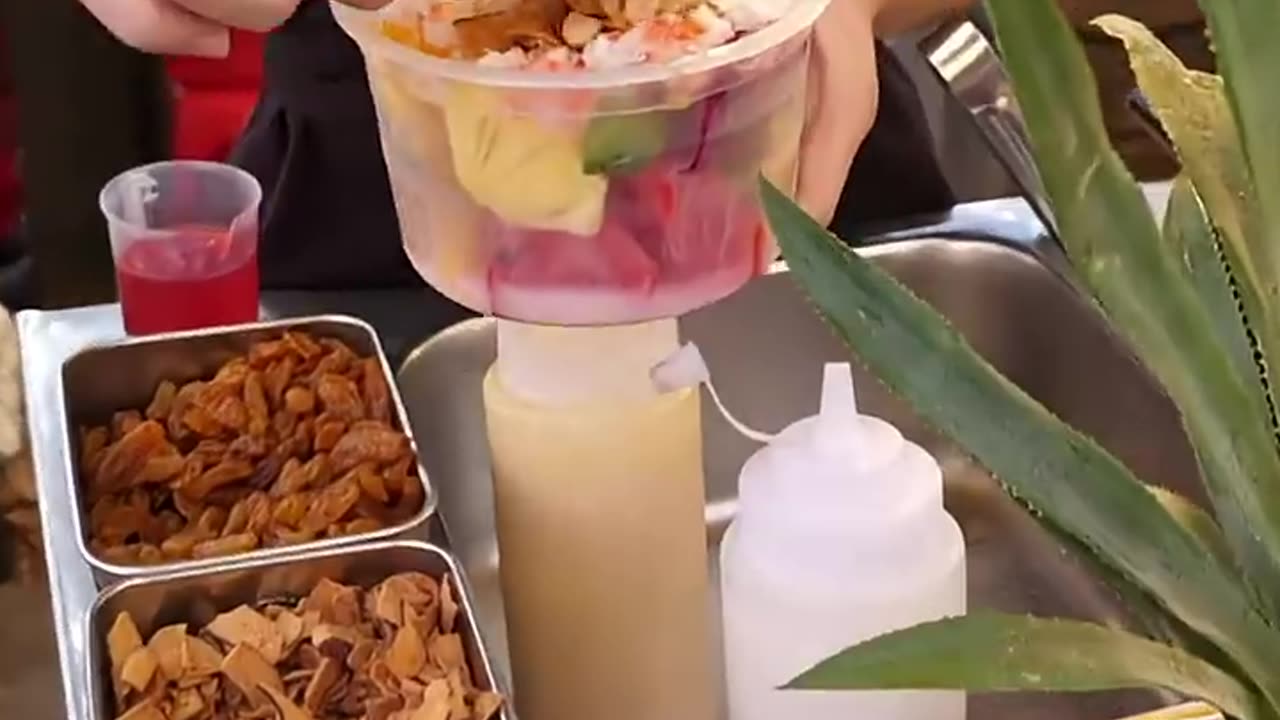 🍧 Only $1.4?! All-You-Can-Eat Fruit Shaved Ice in Vietnam?! 😱
