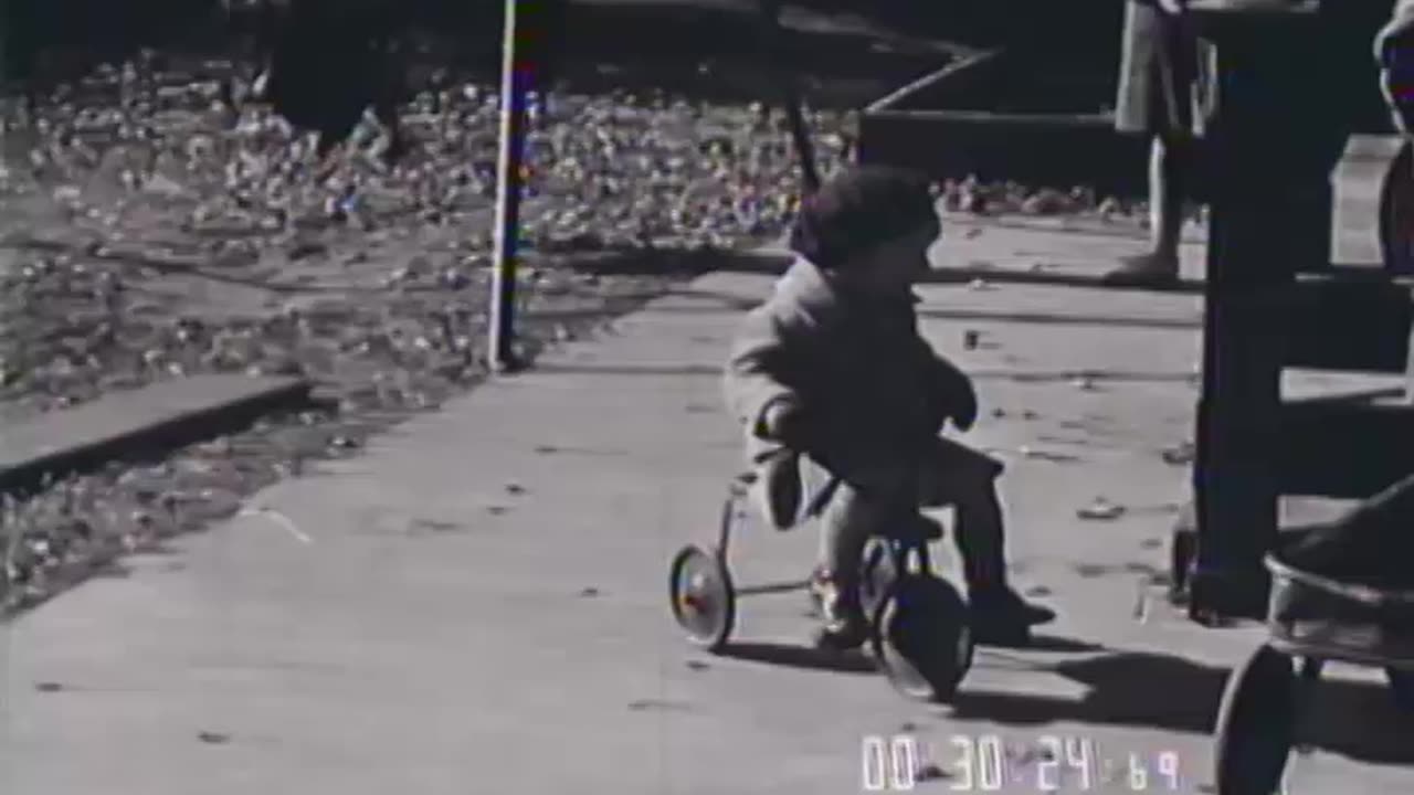 DAY AT THE MERRILL-PALMER SCHOOL,A - DAY AT THE MERRILL-PALMER SCHOOL,A - fc-fc-904