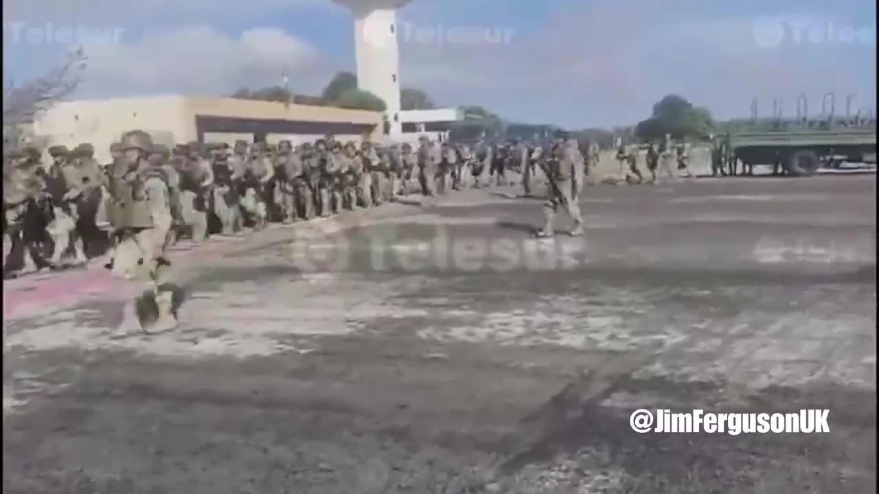 Truppe messicane in marcia verso il confine con gli Stati Uniti