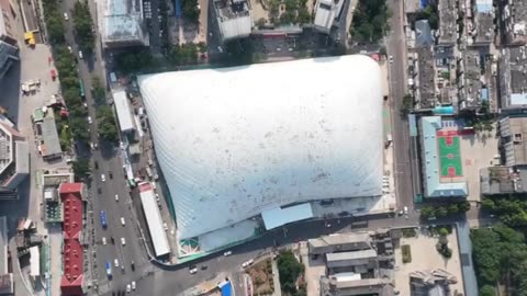 Balona gjigante me kantier ndërtimi brenda, ja çfarë zgjidhje është gjendur në Kinë