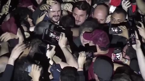 Argentine president turns book presentation into rock show